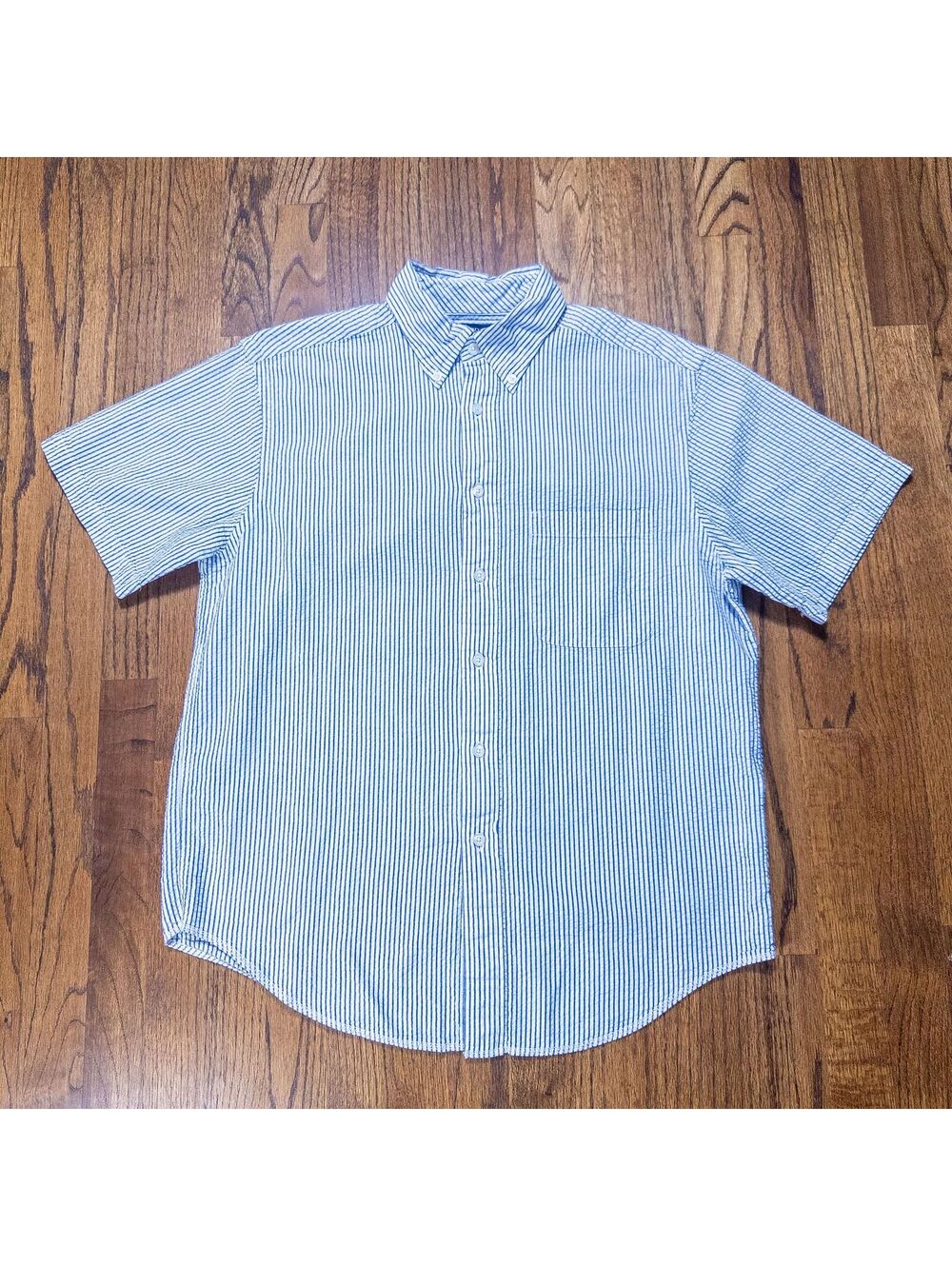 Roundtree & Yorke Blue Stripe Seersucker Shirt • M